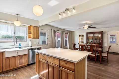 7861 E Lee St, Tucson, AZ 85715
