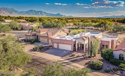 1465 N Bank Swallow Rd, Green Valley, AZ 85614