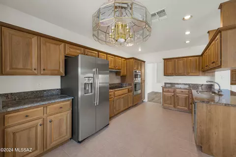 Kitchen - 37086 S Ridgeview Blvd, Saddlebrooke, AZ 85739 photo 6 of 6
