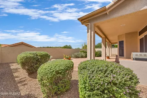 Exterior - 37086 S Ridgeview Blvd, Saddlebrooke, AZ 85739 photo 2 of 7