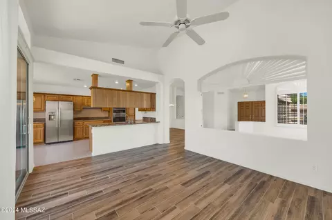 Living - 37086 S Ridgeview Blvd, Saddlebrooke, AZ 85739 photo 4 of 4