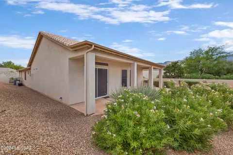 Exterior - 37086 S Ridgeview Blvd, Saddlebrooke, AZ 85739 photo 4 of 7