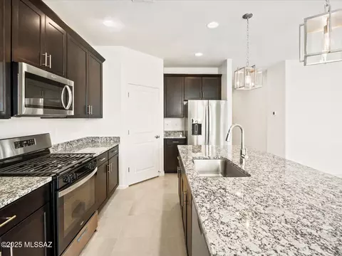 8329 S Clara Roberts Way, Vail, AZ 85641