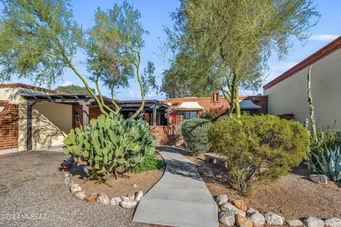 2651 E Avenida De Posada, Tucson, AZ 85718