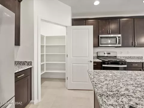 8318 S Clara Roberts Way, Vail, AZ 85641