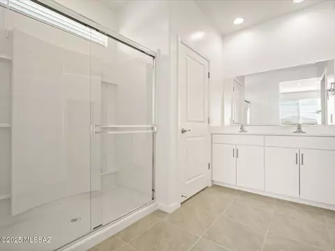 Bath - 12526 E Remi Dr, Vail, AZ 85641 photo 2 of 6
