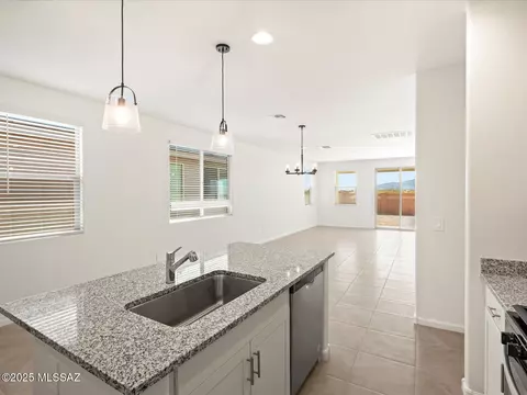 Kitchen - 12526 E Remi Dr, Vail, AZ 85641 photo 5 of 6