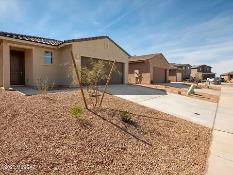 Exterior - 12526 E Remi Dr, Vail, AZ 85641 photo 2 of 5
