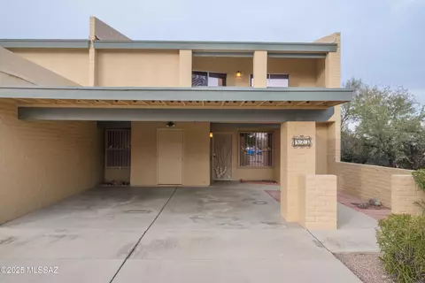 923 N Capron Pl, Tucson, AZ 85710