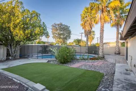 5631 E 4th St, Tucson, AZ 85711 photo 18