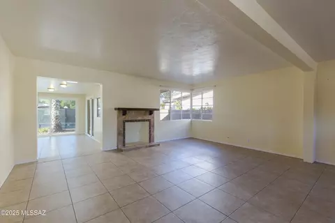 5631 E 4th St, Tucson, AZ 85711 photo 4