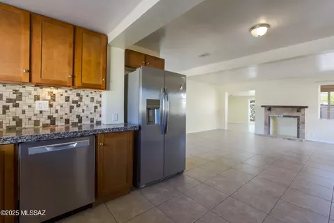 5631 E 4th St, Tucson, AZ 85711 photo 7