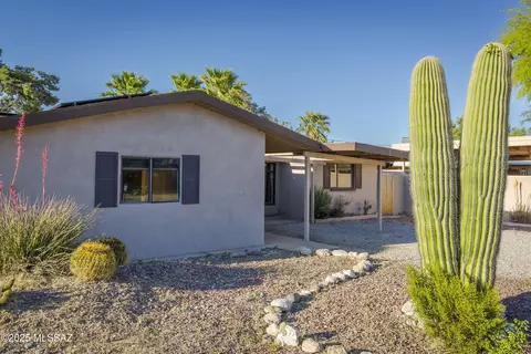 5631 E 4th St, Tucson, AZ 85711 photo 2