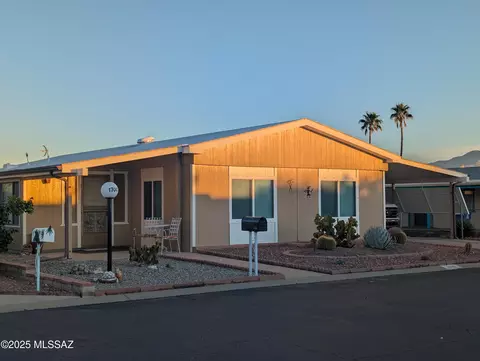 1700 N Va Frondosa, Green Valley, AZ 85614