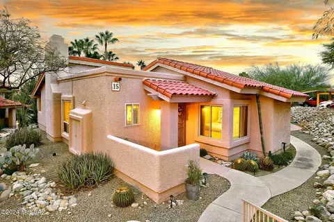 7601 N Calle Sin Envidia, Tucson, AZ 85718