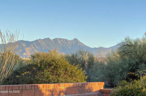 909 W Ashworth Rd, Green Valley, AZ 85614