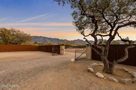 3841 E Bowman Pl, Tucson, AZ 85739 photo 3
