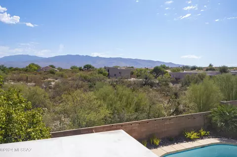 790 N Promontory Dr, Tucson, AZ 85748