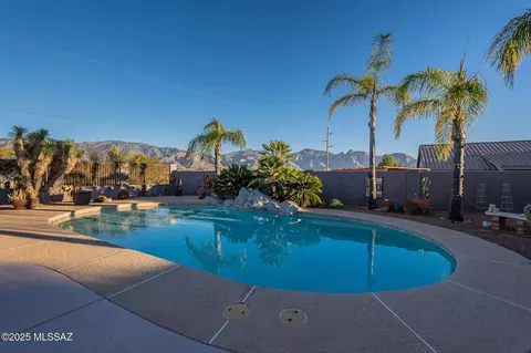874 E Trenton Pl, Oro Valley, AZ 85755