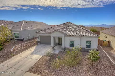 5495 W Beacon Hill Dr, Marana, AZ 85658