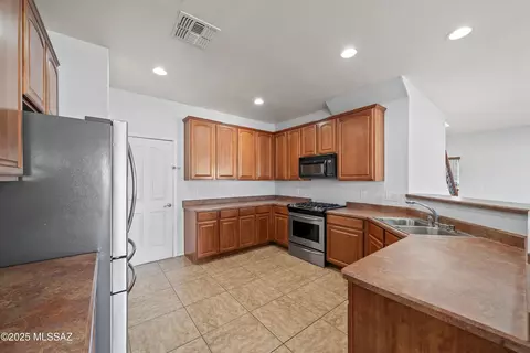 6861 S Harrier Loop, Tucson, AZ 85756 photo 11