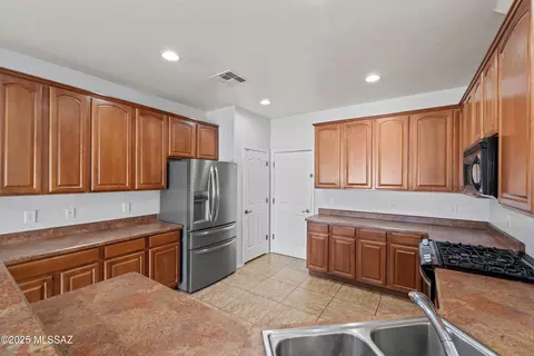 6861 S Harrier Loop, Tucson, AZ 85756 photo 10
