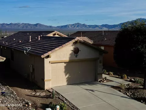 908 N Kiefer Ln, Green Valley, AZ 85614