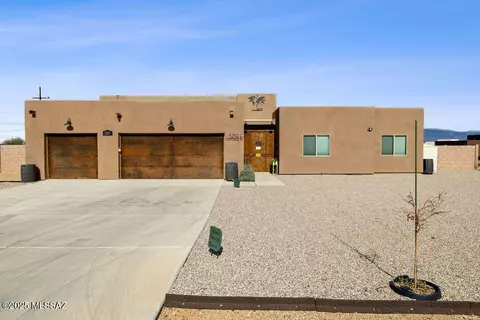 1220 N Calle Rinconado, Vail, AZ 85641