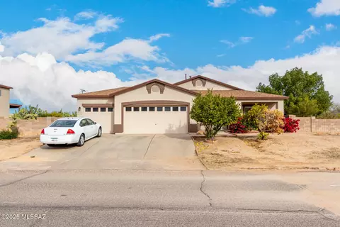 7040 W Pebble Valley Dr, Tucson, AZ 85757