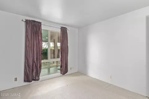 Bedroom - 13530 E Garigans Gulch, Vail, AZ 85641 photo 1 of 1