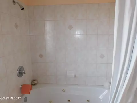 Bath - 996 E Geneva St, Pearce, AZ 85625 photo 4 of 4