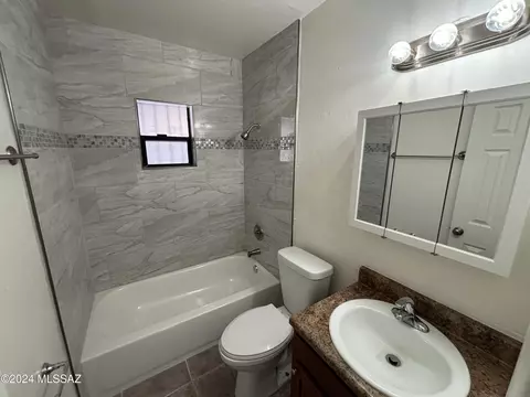 Bath - 737 E 33rd St, Tucson, AZ 85713 photo 1 of 1
