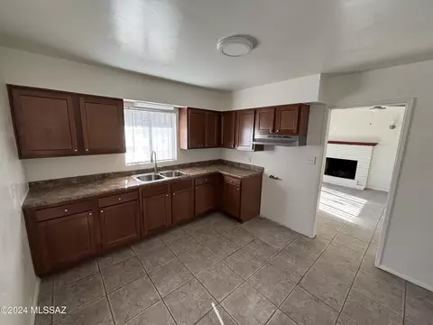 Kitchen - 737 E 33rd St, Tucson, AZ 85713 photo 1 of 2