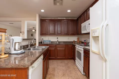Kitchen - 6992 S Stonefield Dr, Tucson, AZ 85756 photo 2 of 3