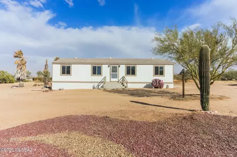 12351 S Saladom Rd, Tucson, AZ 85736