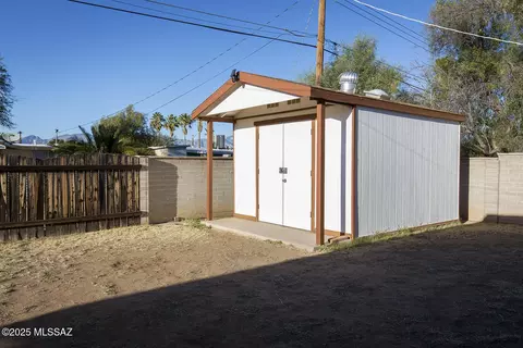 7257 E Sylvane Dr, Tucson, AZ 85710 photo 23