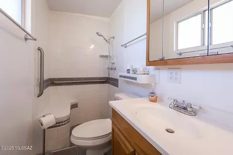 7257 E Sylvane Dr, Tucson, AZ 85710 photo 11