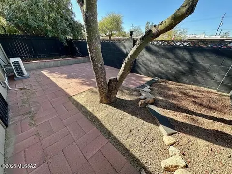 Exterior - 202 E Bromley St, Tucson, AZ 85704 photo 6 of 12