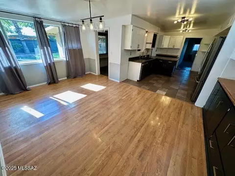 Dining - 202 E Bromley St, Tucson, AZ 85704 photo 2 of 3