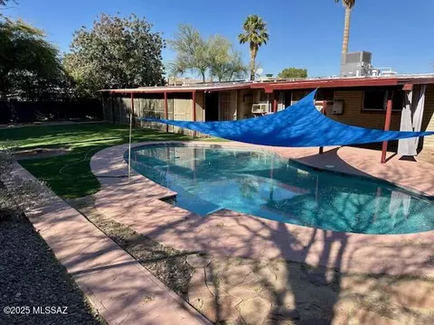 Exterior - 202 E Bromley St, Tucson, AZ 85704 photo 7 of 12