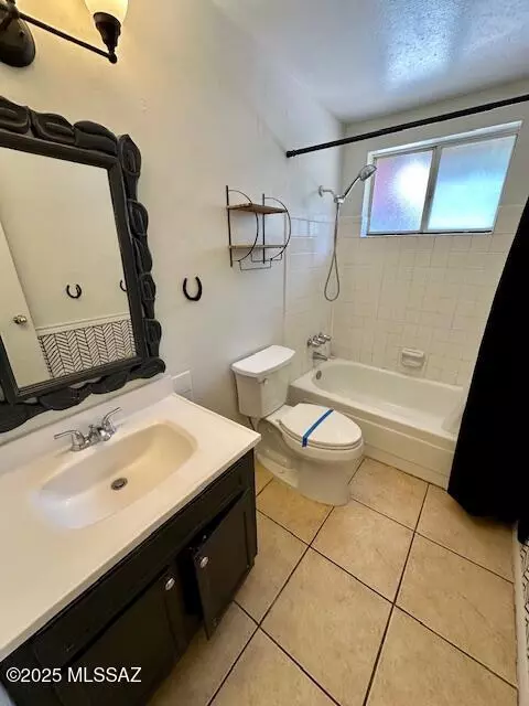 Bath - 202 E Bromley St, Tucson, AZ 85704 photo 3 of 3
