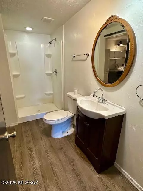 Bath - 202 E Bromley St, Tucson, AZ 85704 photo 1 of 3