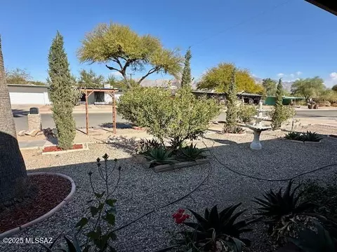 Exterior - 202 E Bromley St, Tucson, AZ 85704 photo 3 of 12