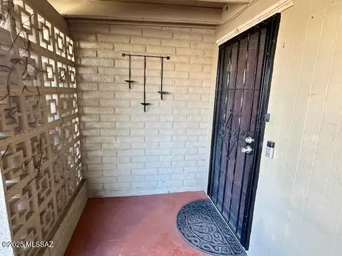 Exterior - 202 E Bromley St, Tucson, AZ 85704 photo 5 of 12