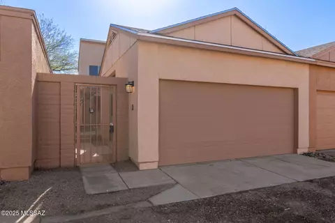 2524 N Palo Dulce Dr, Tucson, AZ 85745