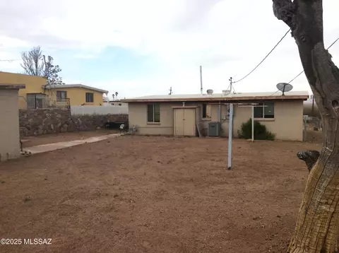 Exterior - 112 E 1st St, Mammoth, AZ 85618 photo 3 of 6
