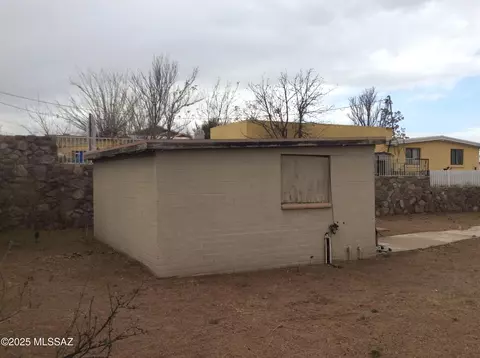 Exterior - 112 E 1st St, Mammoth, AZ 85618 photo 4 of 6
