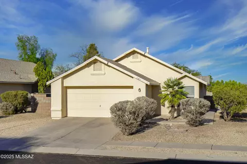 1181 N Chamberlain Pl, Tucson, AZ 85745