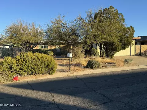 9453 E Pena Dr, Tucson, AZ 85730