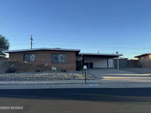 9024 E Chickamauga St, Tucson, AZ 85710